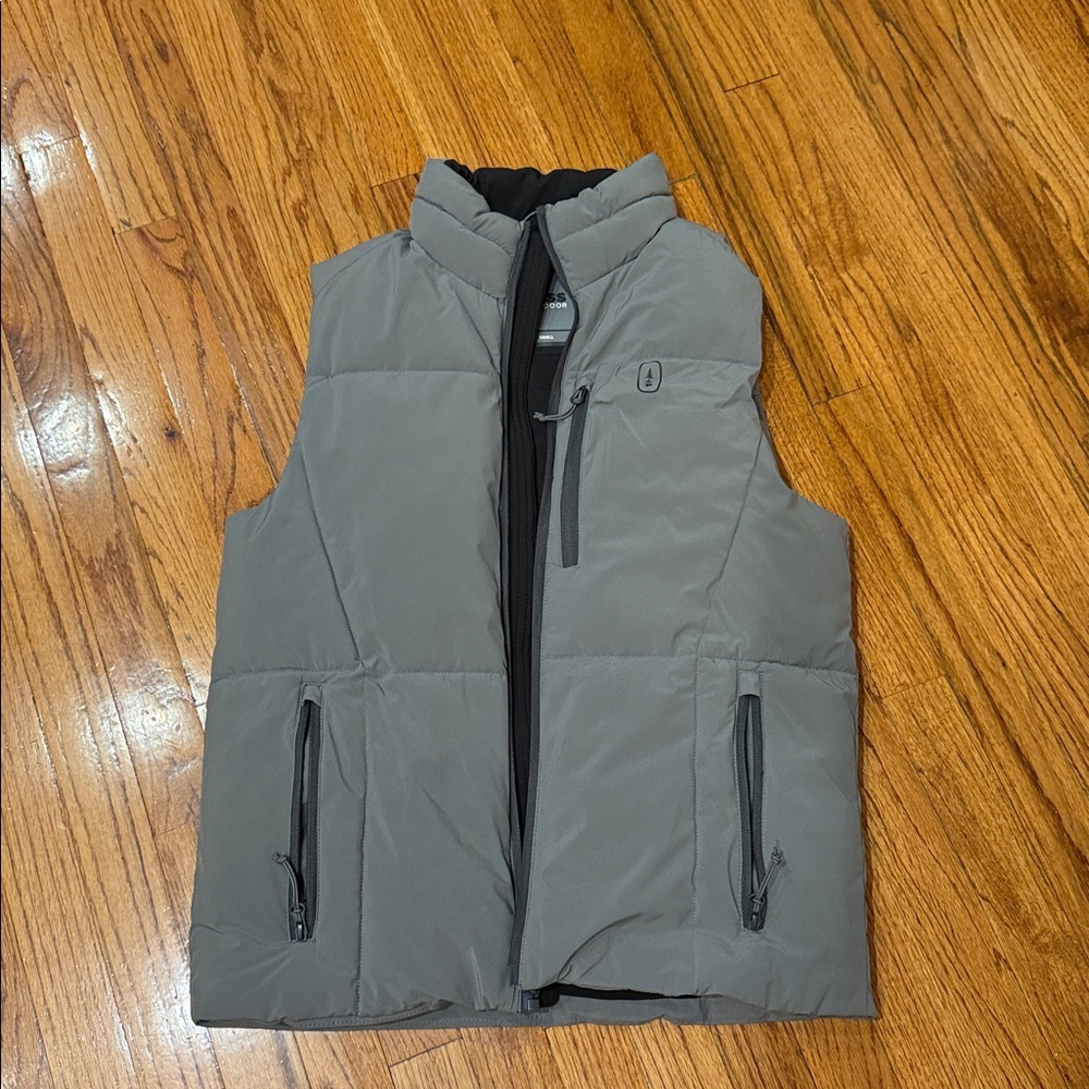BASS Outdoor Gray Puffer Vest with Zipper Pockets